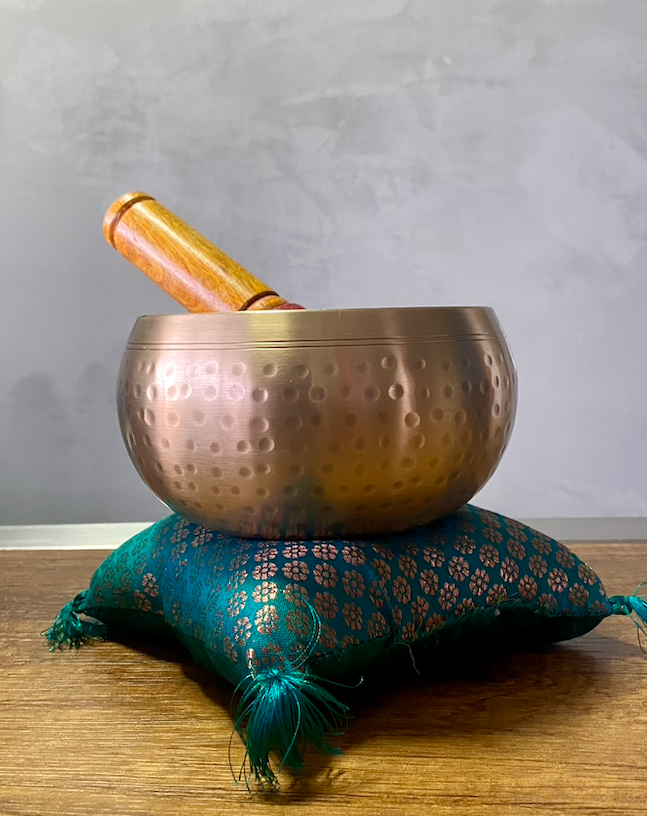 Cuenco Martillado a Mano Lingam 13 cm