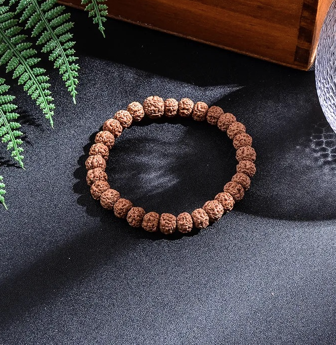 Collar y Pulsera Rudraksha Hilo Dorado